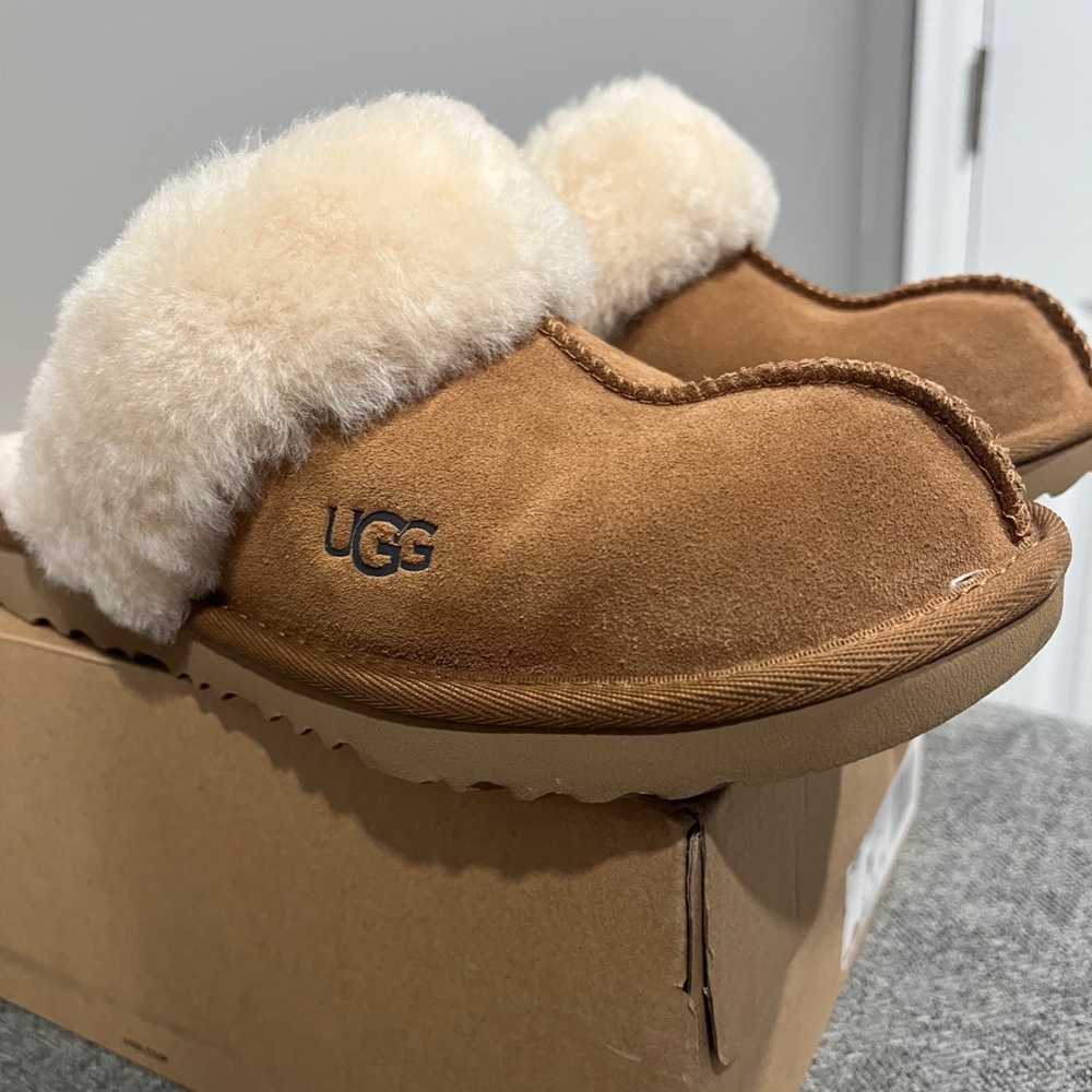 UGG Cozy Slipper II (please read sizing description)
